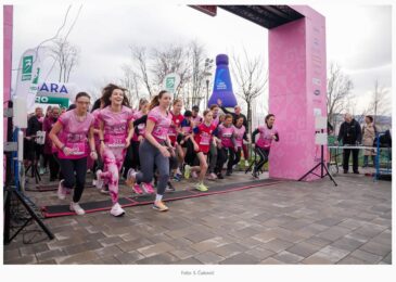 Mart u znaku kampanje „Za život žena“: Održana prva ženska trka, učesnice pozdravio i gradonačelnik